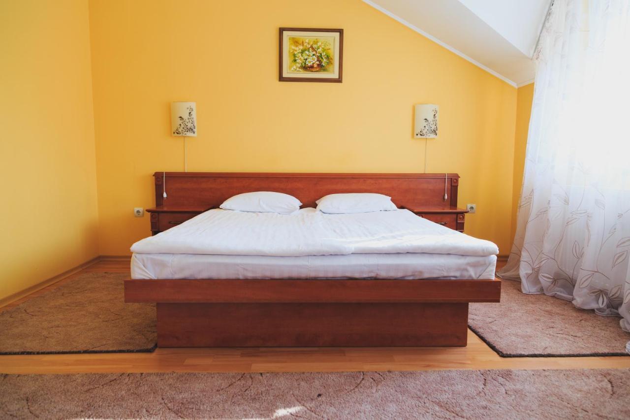 Europe Hotel Uzjhorod Eksteriør billede